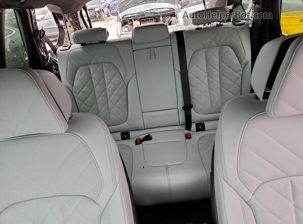 5UX23EU0XT9136948 2026 BMW X5 Black Vista de los asientos traseros