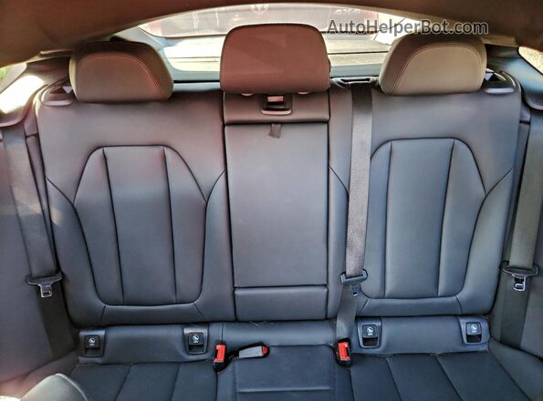 5UX2V1C08M9G72113 2021 BMW X4 Red Հետևի նստատեղերի տեսք