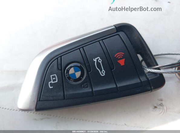 5UX2V5C04M9D93698 2021 BMW X4 Белый Вид панели приборов