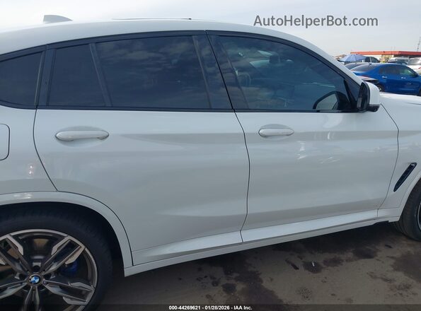 5UX2V5C04M9D93698 2021 BMW X4 Белый Вид задней части салона
