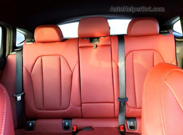 5UX33DT02N9K81856 2022 BMW X4 Белый Вид задних сидений