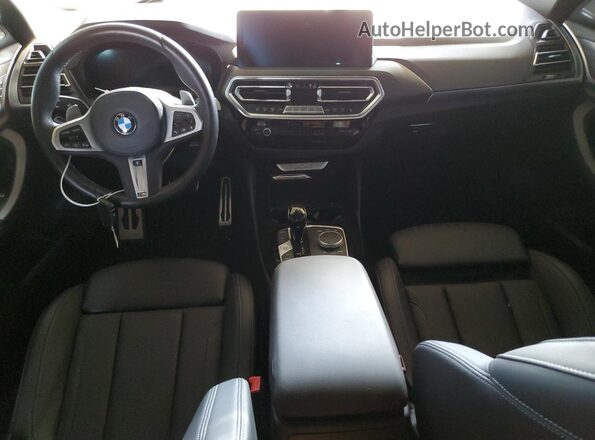5UX33DT08P9R76961 2023 BMW X4 Серый Вид панели приборов