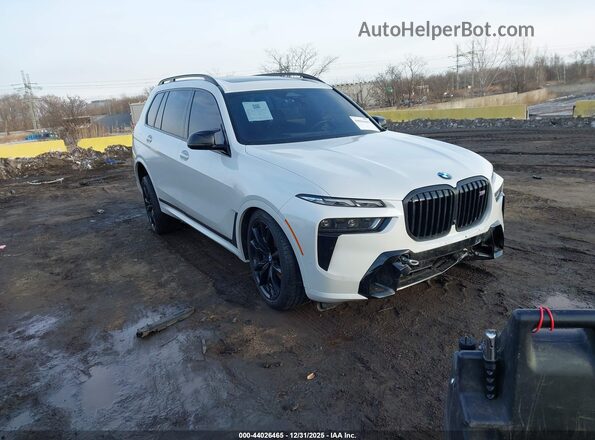 5UX33EM07R9U16162 2024 BMW X7 White Передня права чверть