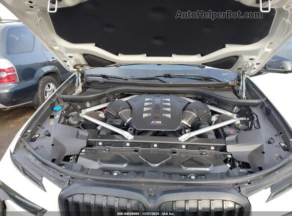 5UX33EM07R9U16162 2024 BMW X7 White Вид ззаду