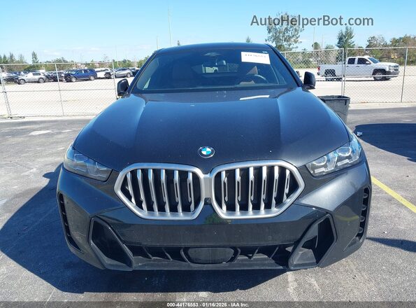 5UX33EX06S9Z23538 2025 BMW X6 Black Widok wnętrza z tyłu