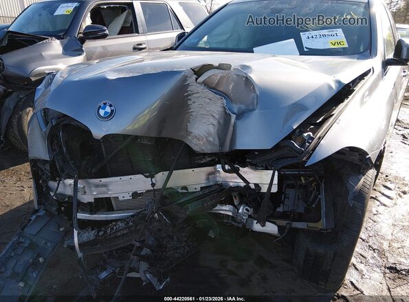 5UX33EX07S9X50533 2025 BMW X6 Silver Widok z przodu