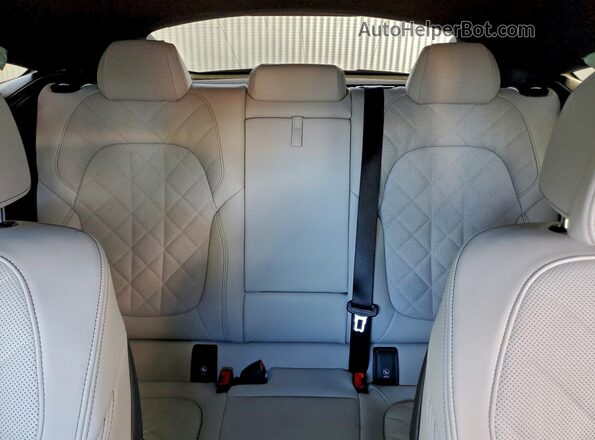 5UX33EX07T9155845 2026 BMW X6 Blue Вид задніх сидінь