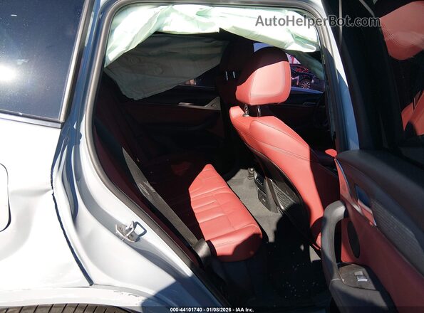 5UX43DP09N9L67017 2022 BMW X3 Серый Вид наклейки с VIN-кодом