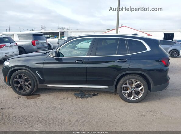 5UX43DP0XN9L36150 2022 BMW X3 Black Widok wnętrza 360 stopni
