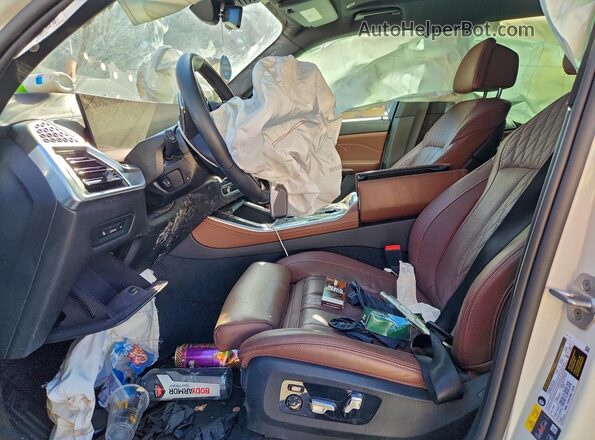 5UX43EU01S9X97209 2025 BMW X5 Белый Вид салона спереди