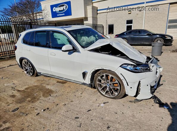 5UX43EU01S9X97209 2025 BMW X5 Белый Передняя правая четверть