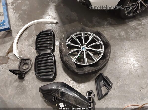 5UX43EU09S9X02623 2025 BMW X5 Белый Вид щитка приборов