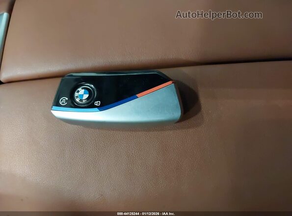 5UX43EU09S9X02623 2025 BMW X5 Белый Вид панели приборов