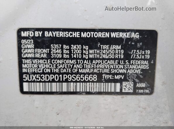 5UX53DP01P9S65668 2023 BMW X3 White Engine compartment view