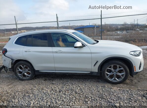 5UX53DP01P9S65668 2023 BMW X3 White Rear interior view