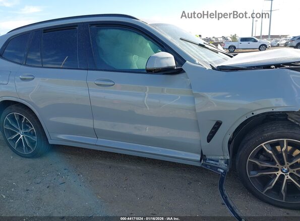5UX53DP04R9T67727 2024 BMW X3 Серый Панорамный вид салона 360°