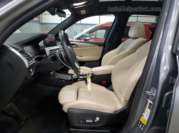 5UX53DP09P9S97784 2023 BMW X3 Silver Widok wnętrza z przodu