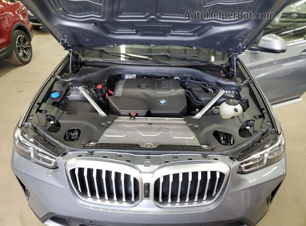 5UX53DP09P9S97784 2023 BMW X3 Silver Widok komory silnika