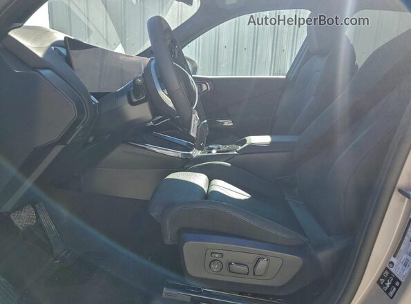 5UX53GP00T9250834 2026 BMW X3 Tan Front interior view