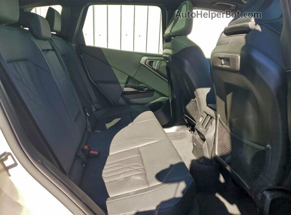 5UX53GP00T9250834 2026 BMW X3 Tan Rear interior view