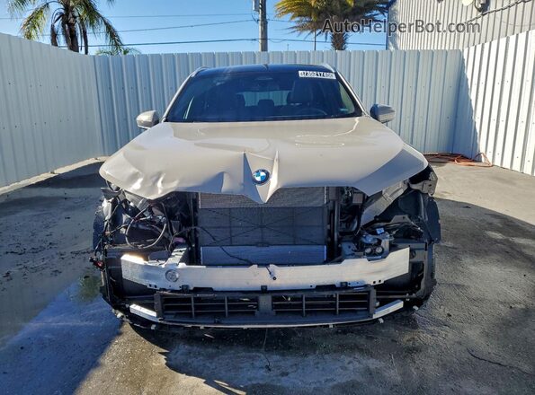 5UX53GP00T9250834 2026 BMW X3 Tan Front view