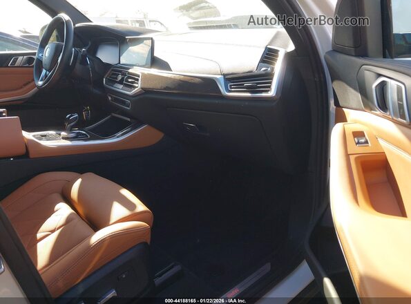 5UXCR6C04P9R91810 2023 BMW X5 Белый Вид салона спереди
