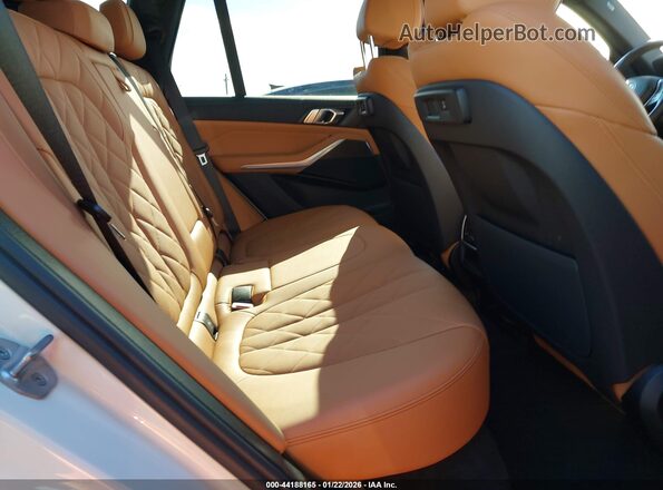 5UXCR6C04P9R91810 2023 BMW X5 Белый Вид наклейки с VIN-кодом