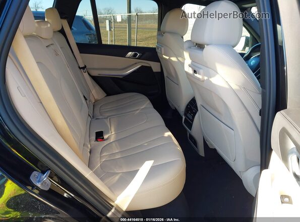 5UXCR6C08LLL82166 2020 BMW X5 Черный Вид наклейки с VIN-кодом