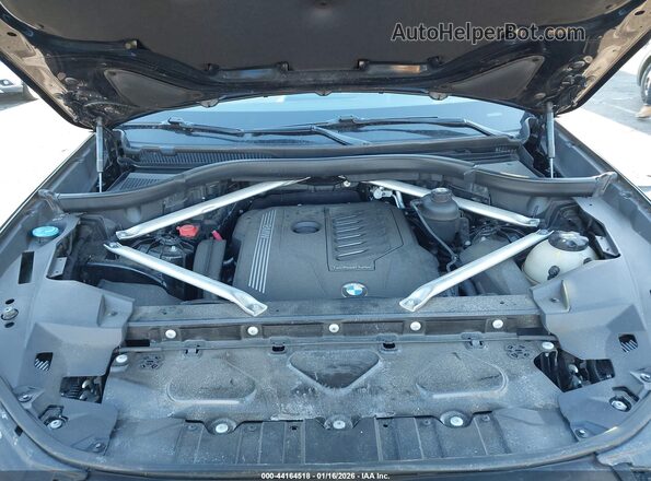 5UXCR6C08LLL82166 2020 BMW X5 Черный Вид сзади