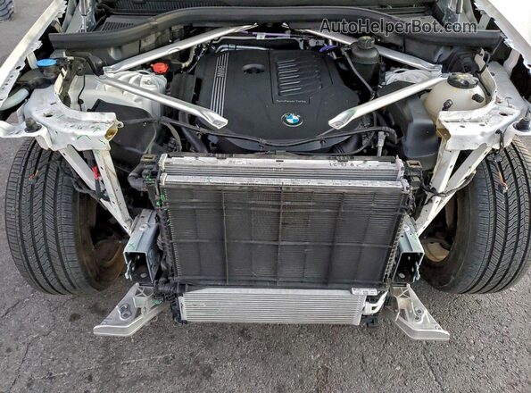 5UXCR6C08P9N73119 2023 BMW X5 White Vista del compartimento del motor