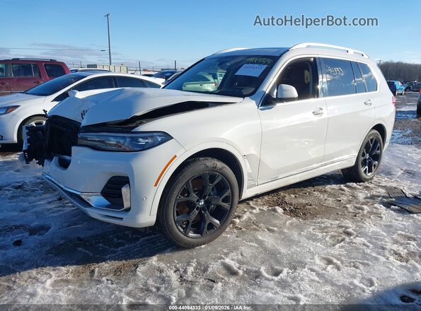 5UXCW2C00N9M49974 2022 BMW X7 Белый Передняя левая четверть