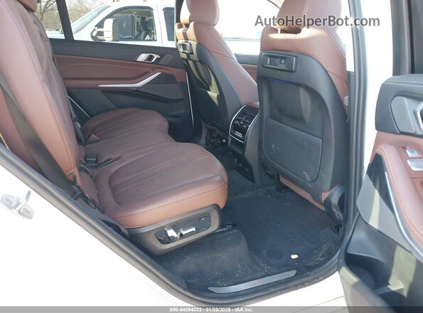 5UXCW2C00N9M49974 2022 BMW X7 Белый Вид наклейки с VIN-кодом