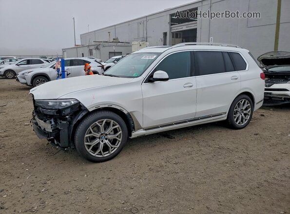 5UXCW2C09N9K25294 2022 BMW X7 Белый Передняя левая четверть