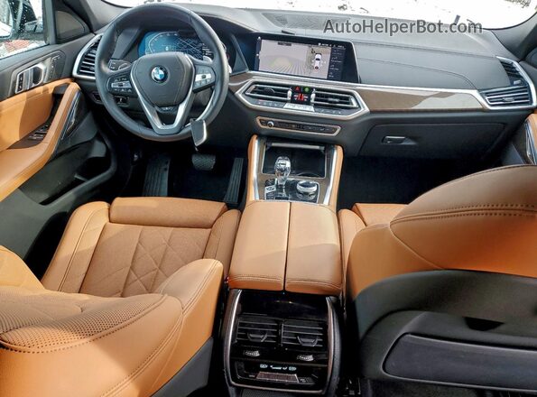 5UXCY6C00P9P38390 2023 BMW X6 Белый Вид панели приборов