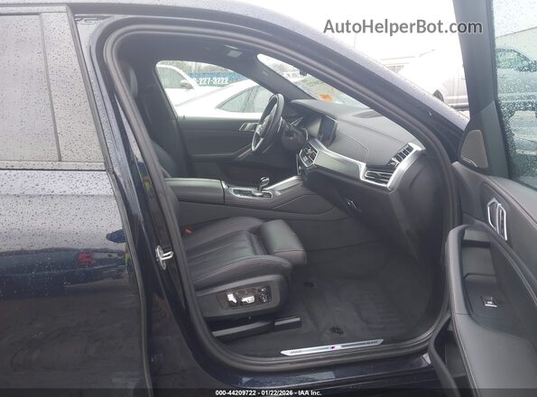 5UXCY6C05P9P80151 2023 BMW X6 Черный Вид салона спереди