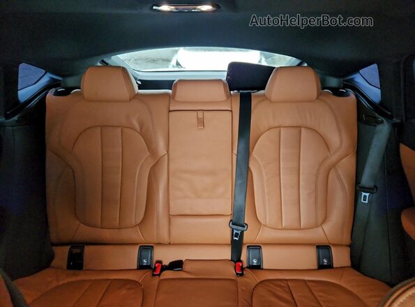 5UXCY6C06M9H65009 2021 BMW X6 Белый Вид задних сидений