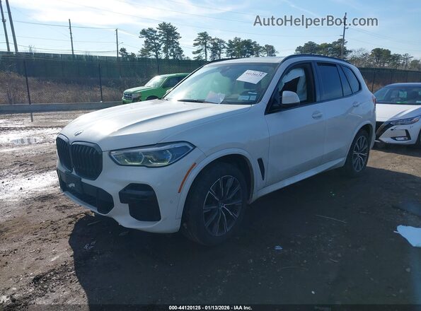5UXJU4C05P9R21937 2023 BMW X5 Белый Передняя левая четверть