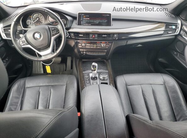 5UXKR0C33H0V83243 2017 BMW X5 Белый Вид панели приборов