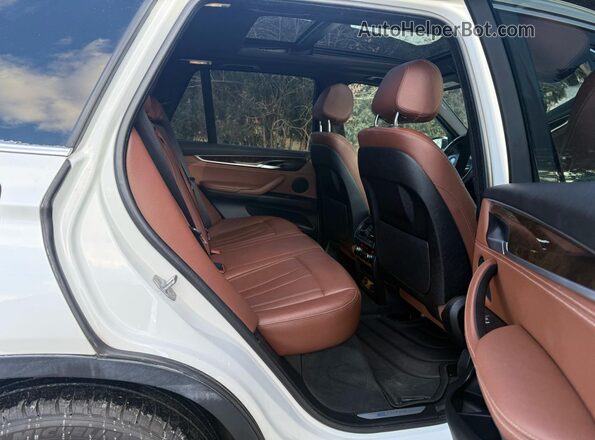 5UXKT0C53J0W02835 2018 BMW X5 White Front interior view