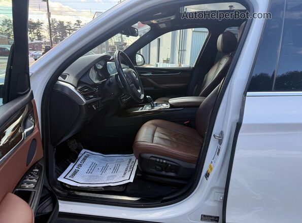 5UXKT0C53J0W02835 2018 BMW X5 White Engine compartment view