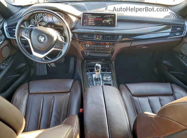 5UXKT0C57J0W03356 2018 BMW X5 Белый Вид панели приборов