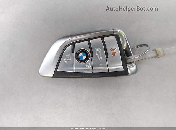 5UXKU0C35H0G69347 2017 BMW X6 Черный Вид панели приборов