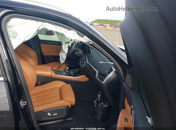 5UXTA6C06M9F51285 2021 BMW X5 Black Вид салону спереду