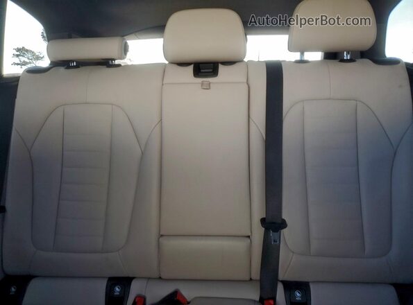 5UXTR7C52KLE88423 2019 BMW X3 White Widok tylnych siedzeń