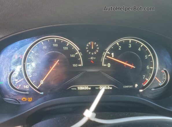 5UXTR7C52KLE88423 2019 BMW X3 White Widok zestawu wskaźników