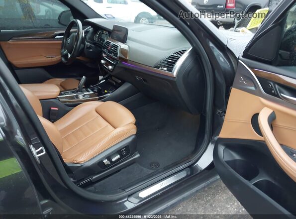 5UXTR7C52KLR51626 2019 BMW X3 Черный Вид салона спереди