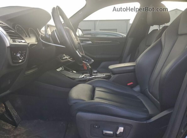 5UXTR9C59JLD74963 2018 BMW X3 Черный Вид салона спереди