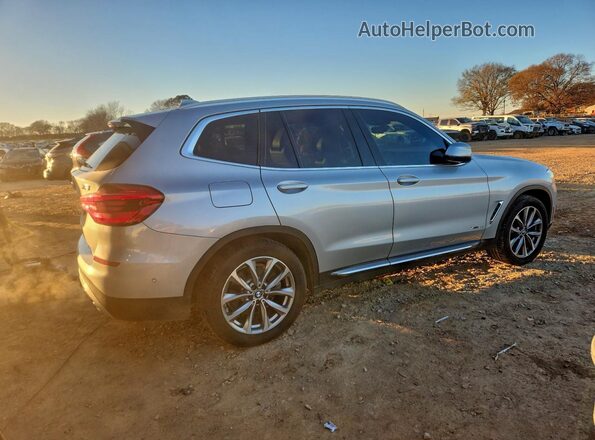 5UXTR9C5XJLD64300 2018 BMW X3 Серебряный Задняя правая четверть