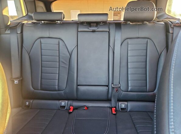 5UXTR9C5XJLD64300 2018 BMW X3 Серебряный Вид задних сидений