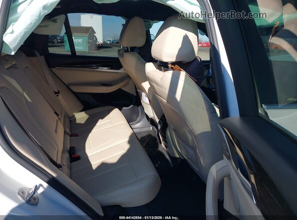 5UXTY3C09M9E85535 2021 BMW X3 White Widok naklejki z numerem VIN